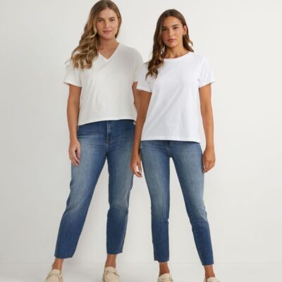 Calça Skinny em Jeans com Puídos e Barra a Fio